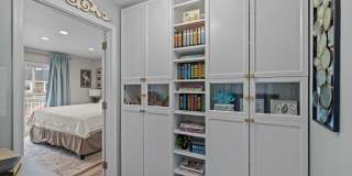 201 W Glenn Street Gallery 31