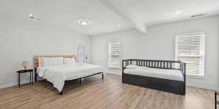 414 Charles Place Gallery 20