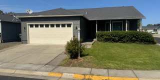Central Point Single Level Home Gallery 1