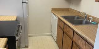 Two Bedroom, Two Bathroom Florida Rd Apt with Convenient Location! Gallery 4