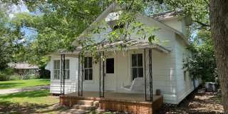 216 Rose Avenue Gallery 1