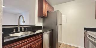 Beautiful 2 bed with private patio and outdoor space Gallery 4
