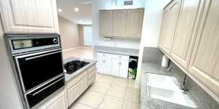 Beautiful house, 2bd+den/1.5ba HOME on the hillside of Granada Hills. Gallery 5
