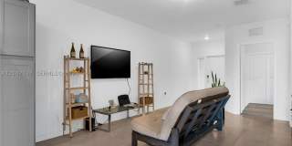117 NE 3rd Ct Gallery 10