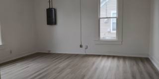 1/2 OFF MOVE IN AMOUNT! 1/2 OFF SECURITY! 2 Bed 1 Bath Home Gallery 11