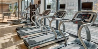 Modera Jack London Square Gallery 32