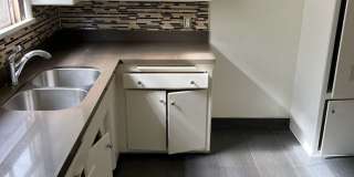 Bright, Light & Airy Huge Corner Home Gallery 5