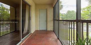 3083 N Oakland Forest Dr Gallery 17
