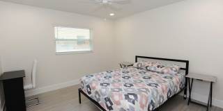 ANNUAL RENTAL Naples Park 3 Bedroom // 2 Bathroom Single Family Home Gallery 12