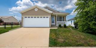Beautiful 4 BR house in east Bloomington Gallery 1