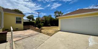 Charming House  with Large yard Gallery 35