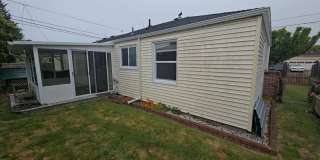 Beautifully designed 2BD/1BA home located near Henderson Center! Gallery 25