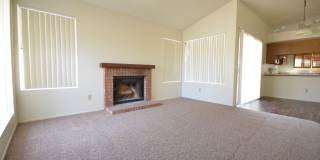 BEAUTIFUL, SPACIOUS 2 BED AND 2 BATH HOME IN CHANDLER Gallery 3