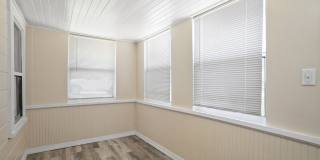 $1795 3br/1bath CUTE House w/ HUGE YARD Gallery 7