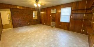 1 bedroom, living dining den near Central and Highland Gallery 14