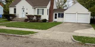 1106 Comfort St Gallery 1