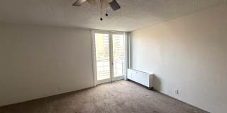 Studio Apartment in DU Area-Parking and Storage! Gallery 8