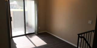 **MOVE-IN SPECIAL 50% OFF MOVE-IN MONTH!!!!** **BEAUTIFUL 3br/2ba TOWNHOME (ELLIOTT & ARIZONA AVE)** Gallery 6