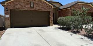 Beautiful Luxury Duplex in NBTX! Gallery 1