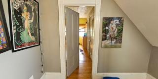 1.5 Bed Spacious Top-Floor Allston apt! Gallery 9