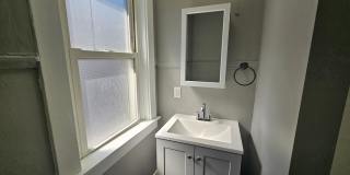 Updated 1 bedroom 1 bath apartment for rent! Gallery 4