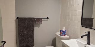 2 Bedroom 1 Bath - Blocks from Pearl Street and Downtown Gallery 16