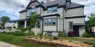 1302 Wealthy Street Southeast Gallery 1