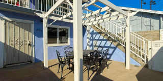 1336-38 Knoxville Gallery 1