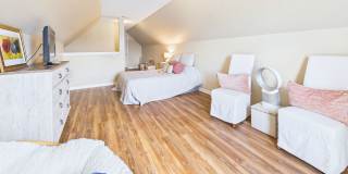 Beautiful 3 bd/ 2.5 house with Renovated Kitchen Gallery 30