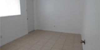 1218 NE 8th Terrace Gallery 22