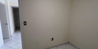 2600 Collins Avenue Gallery 8