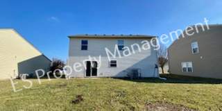 Beautiful 4 Bedroom 2.5 Bath 2 story home in Wildwood Farms on Indy's Southeast side! Gallery 33
