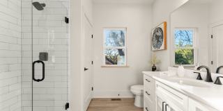 521 Washington Street Gallery 19