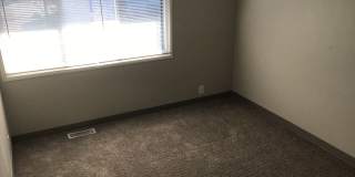 NO RENT TILL DECEMBER!! Ask for details. Gallery 44