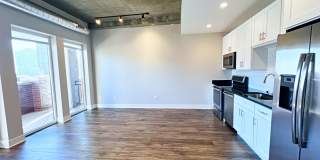 3833 N Broadway Gallery 51