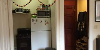 Good sized studio for 9/1 in a hot location! Gallery 8