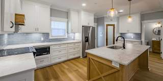 807 Cherokee Ave Unit A **Move In Special!** Gallery 9