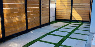 Stylish Santa Monica studio with w/d in unit, and private rear yard. Gallery 3