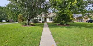 UPDATED Beautiful 3 bedroom 2 bathroom Gallery 1