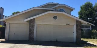 Spacious 2 Story Home Gallery 12