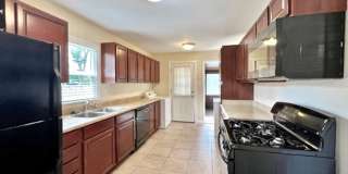 ADORABLE HOME IN HILLSIDE NEIGHBORHOOD! Gallery 7