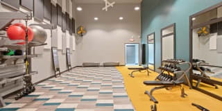 Vantage on Hillsborough Apartments Gallery 20