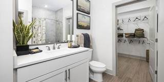 Accent Southrail Gallery 14