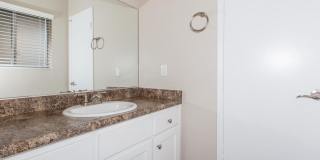 Carlyle Square Apartment Homes Gallery 36