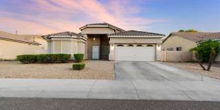 Great 4 Bedroom Family home 1 level available in Glendale June 1st!!!  New carpet Last year!!!  Great Floor plan!!! Gallery 1