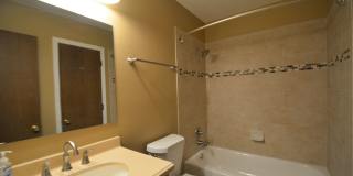 Townhome - 2 bedrooms, 1 bathroom & 1 car garage - NO A/C! NO PETS ALLOWED! Gallery 14