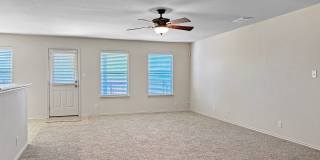 Charming 4-Bedroom Living in Desirable Converse Area Gallery 3