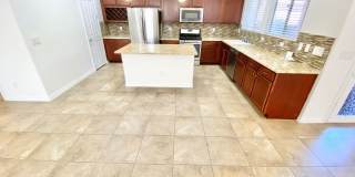 Ultra-Efficient 3 Bed / 2.5 Bath Inspirada Home with Fully Paid-Off Solar Panels! Gallery 9