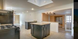 2448 West Freeway Lane Gallery 6