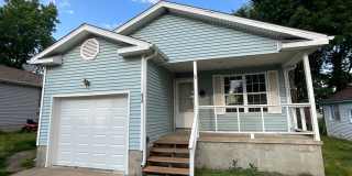 Gorgeous 3 bedroom House in JoMo with a deck!! Gallery 1